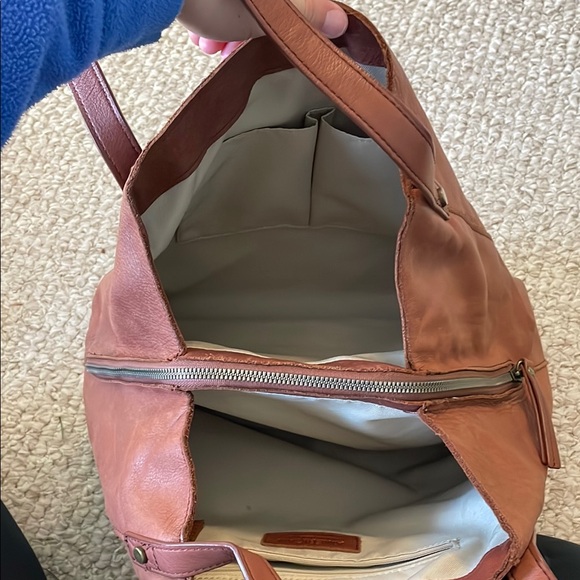 American Leather Co. Tan Shoulder Bag - Picture 6 of 7